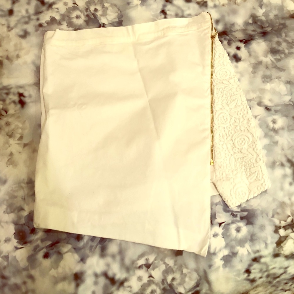 White lace detailed skirt